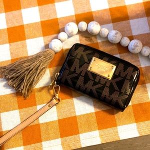 Like new micheal Kors wallet/wristlet